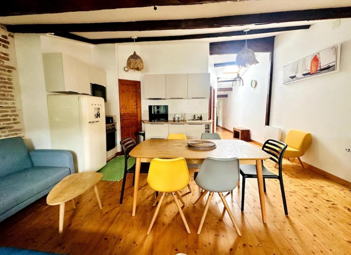 Appartement 3 Pieces Sur Le Vieux Port, Plein Centre La Rochelle  Luaran gambar