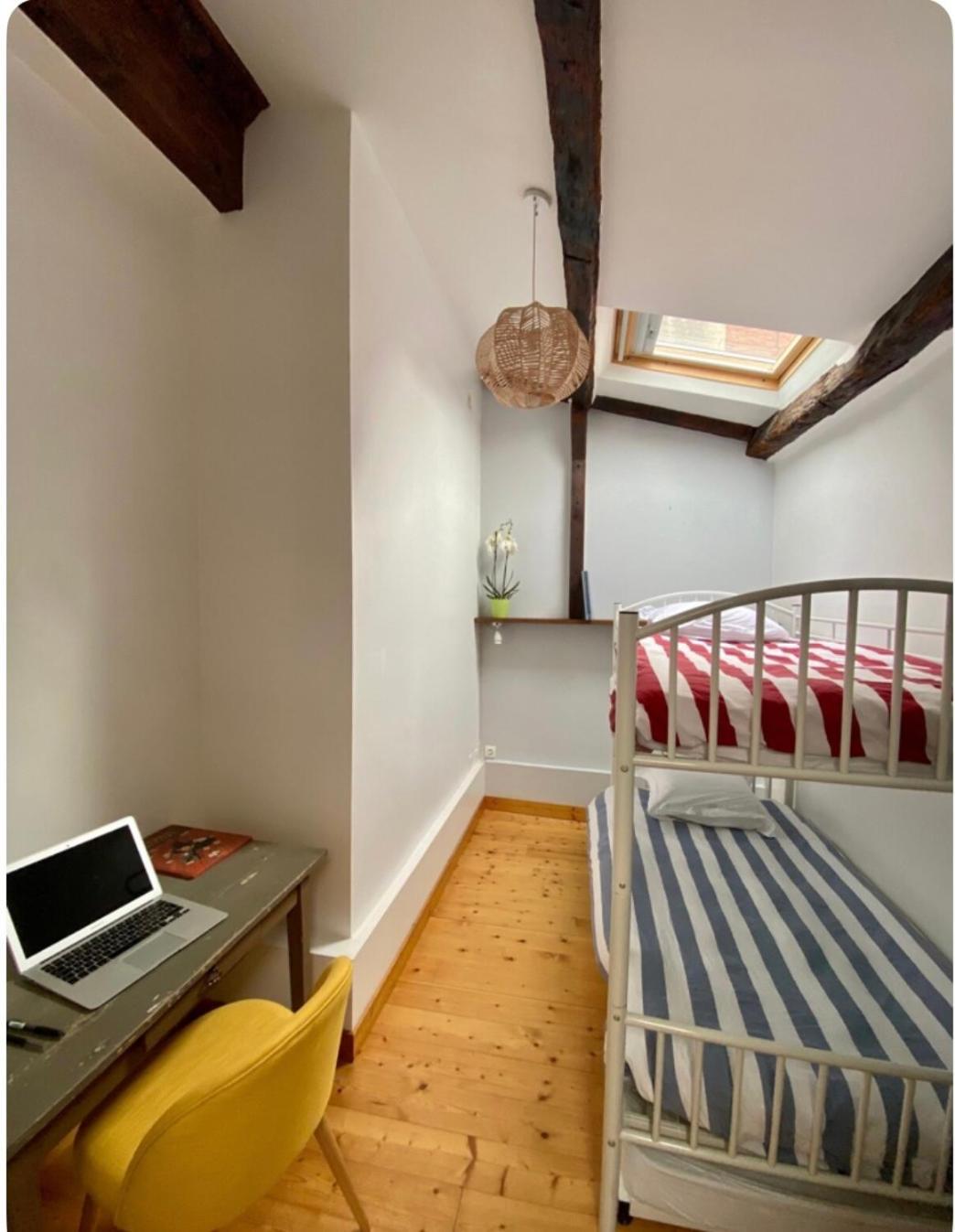 Appartement 3 Pieces Sur Le Vieux Port, Plein Centre La Rochelle  Luaran gambar